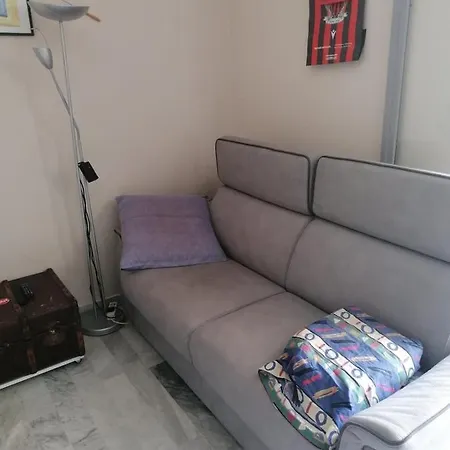 Nice studio with BALCONY in Hyères